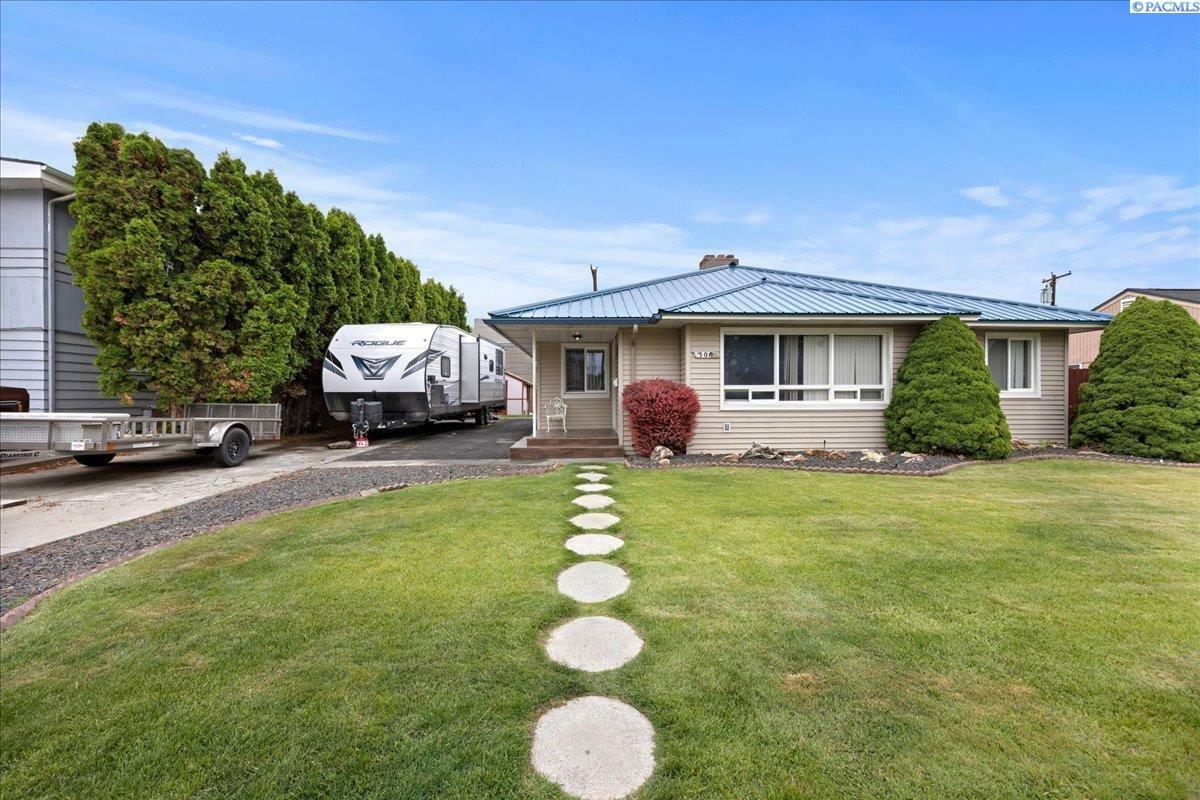 Property Photo: 306 S Anderson St. WA 99336