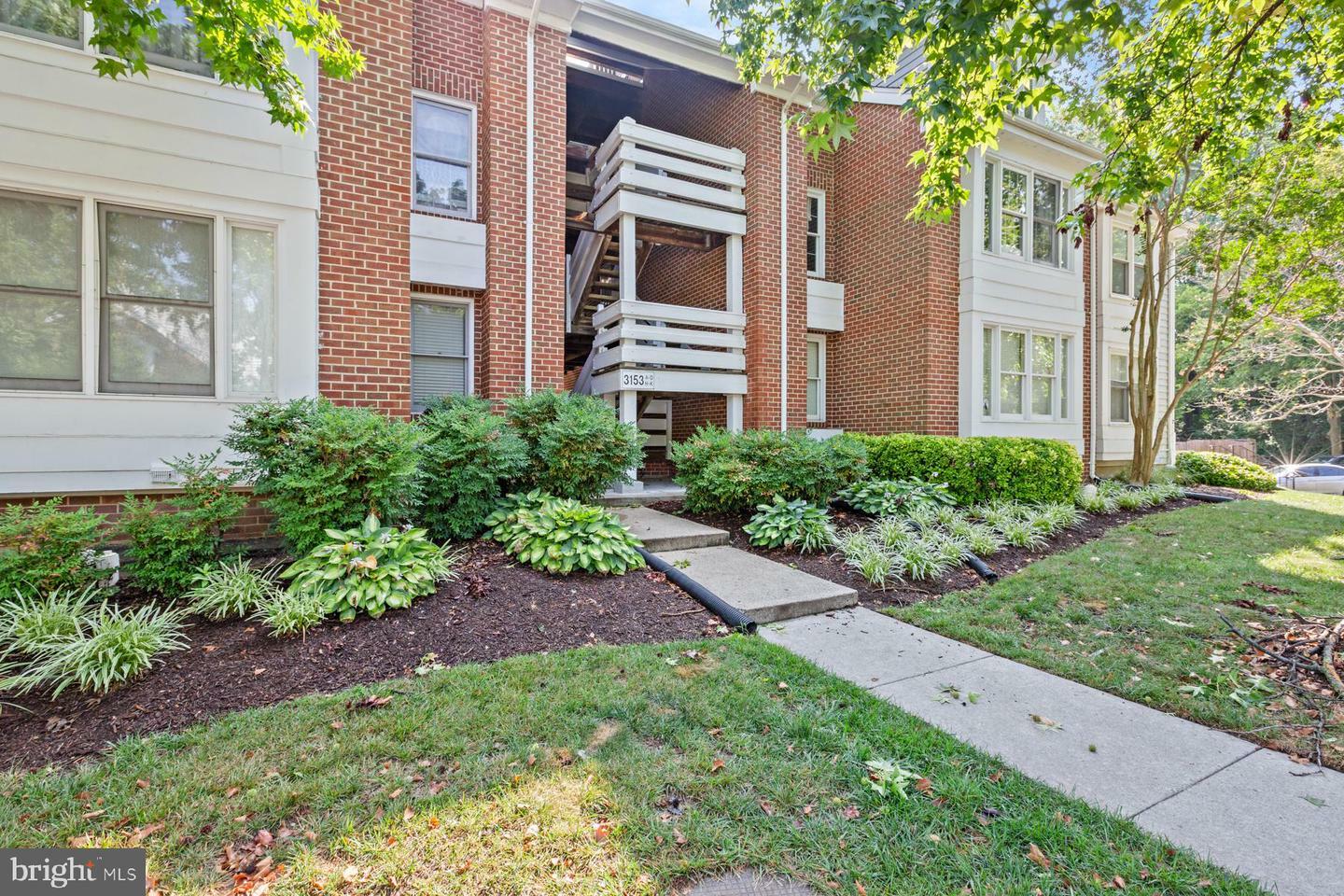 Property Photo:  3153 Anchorway Court H 3153H  VA 22042 