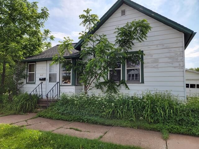 Property Photo:  411 N Maple Avenue  WI 54449 