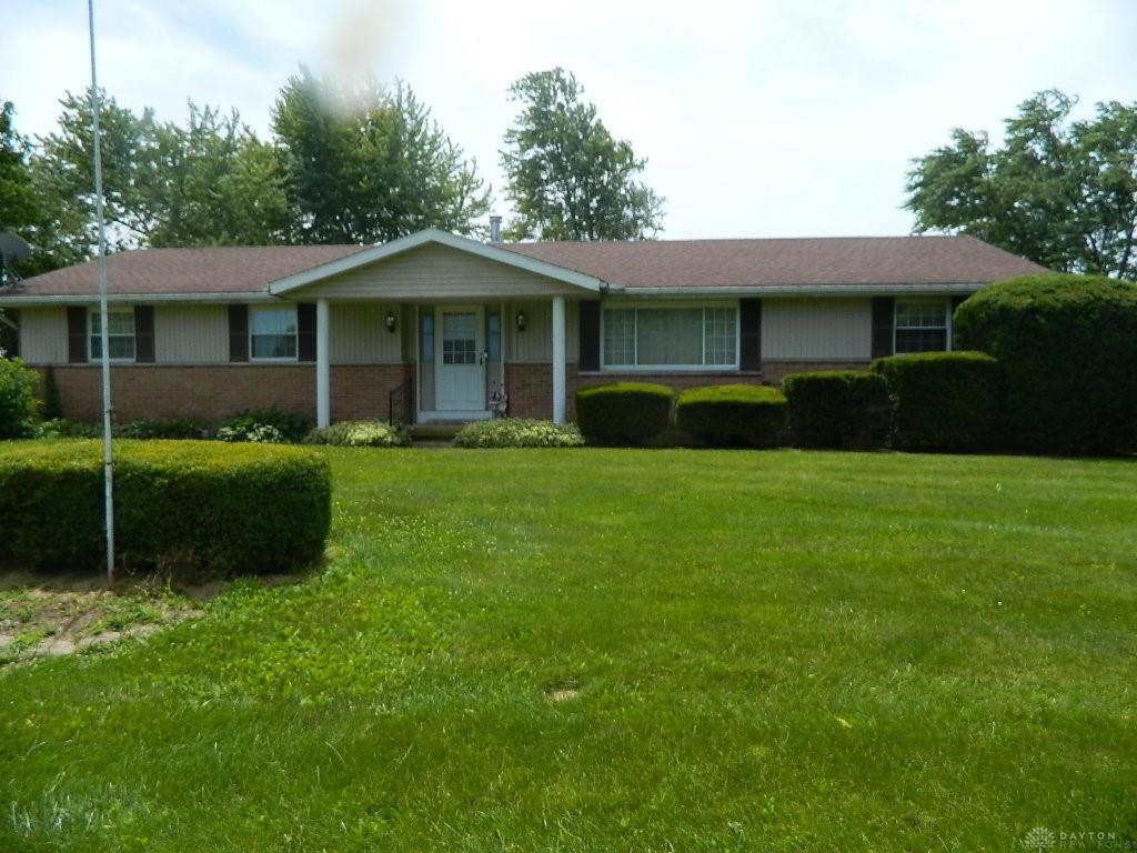 Property Photo:  4975 E County Line Road  OH 45502 