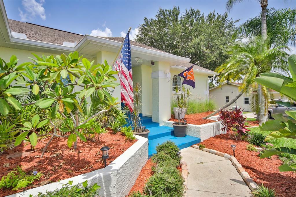 Property Photo:  749 Gran Kaymen Way  FL 33572 