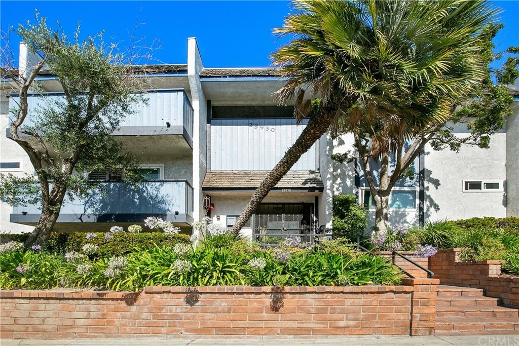 Property Photo:  25930 Narbonne Avenue 103  CA 90717 