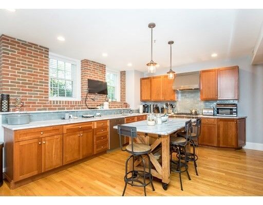 Property Photo:  221 Worcester Lane 6  MA 02451 