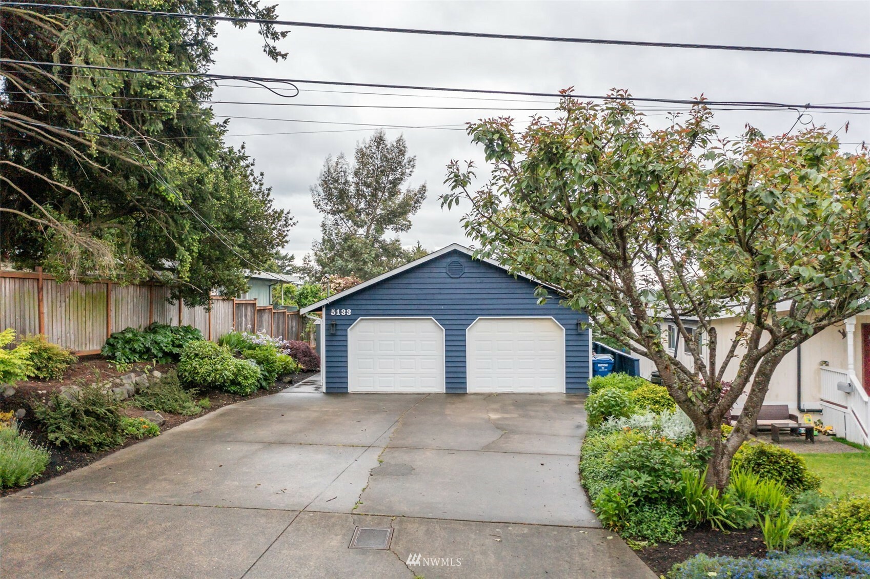 Property Photo:  5133 S Frontenac Street  WA 98118 