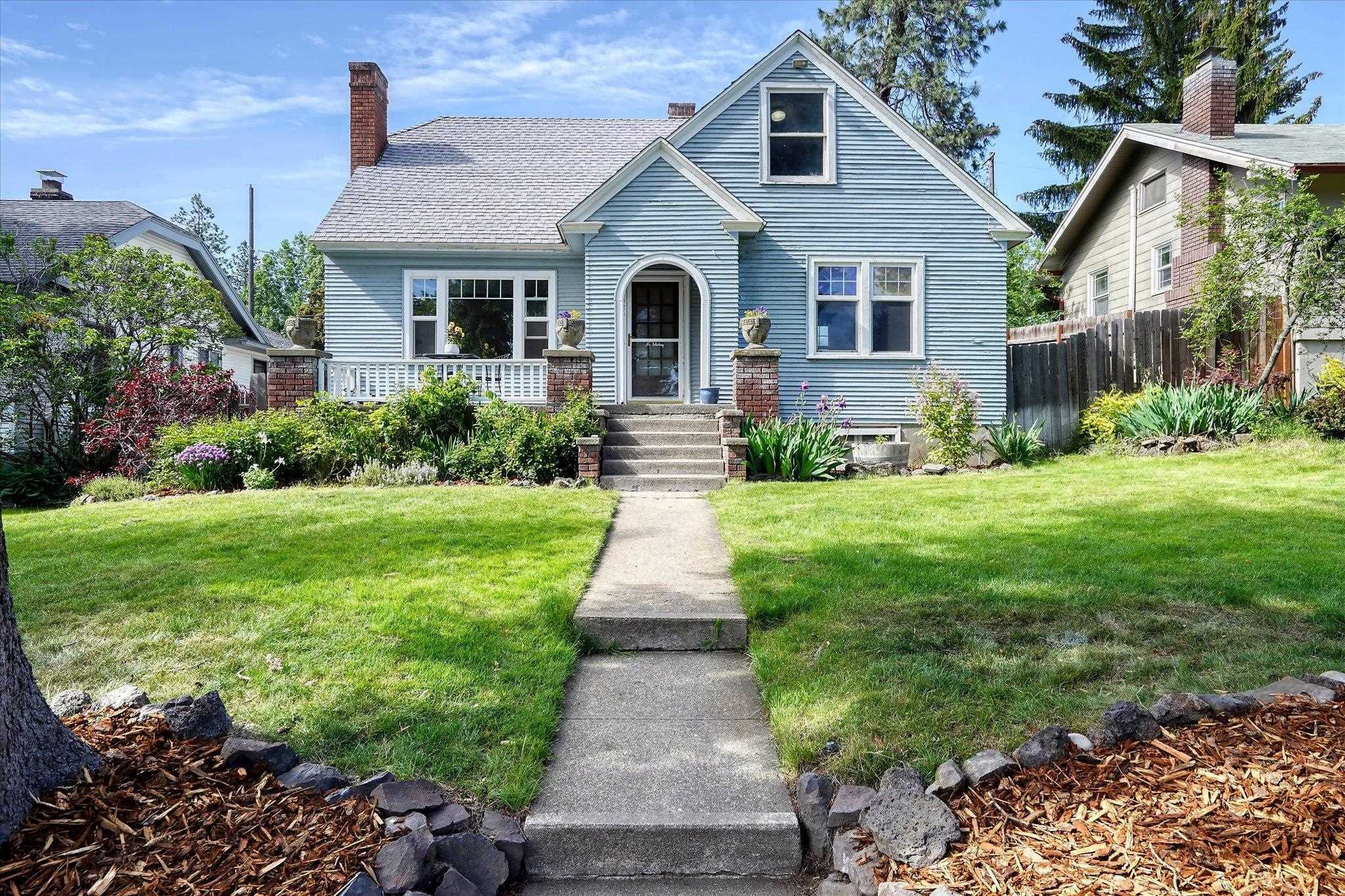 Property Photo:  2624 W Courtland Ave  WA 99205 