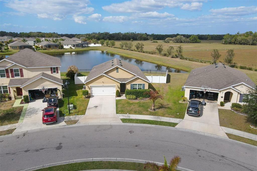 Property Photo: 15757 High Bell Place FL 34212