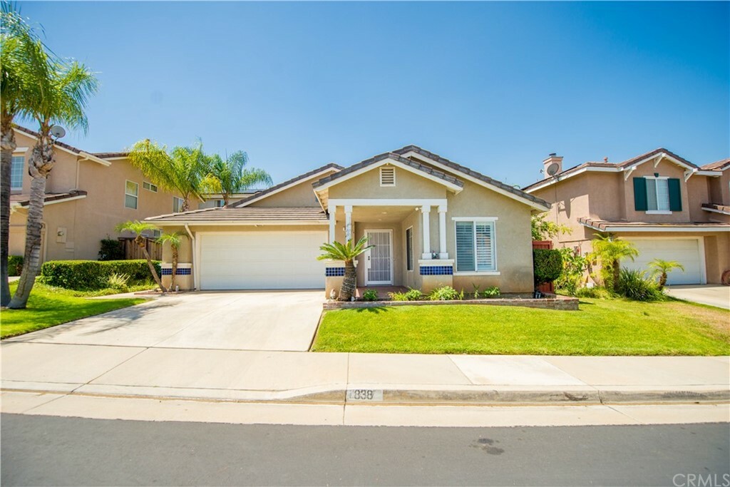 Property Photo: 838 Viewpointe Lane CA 92881