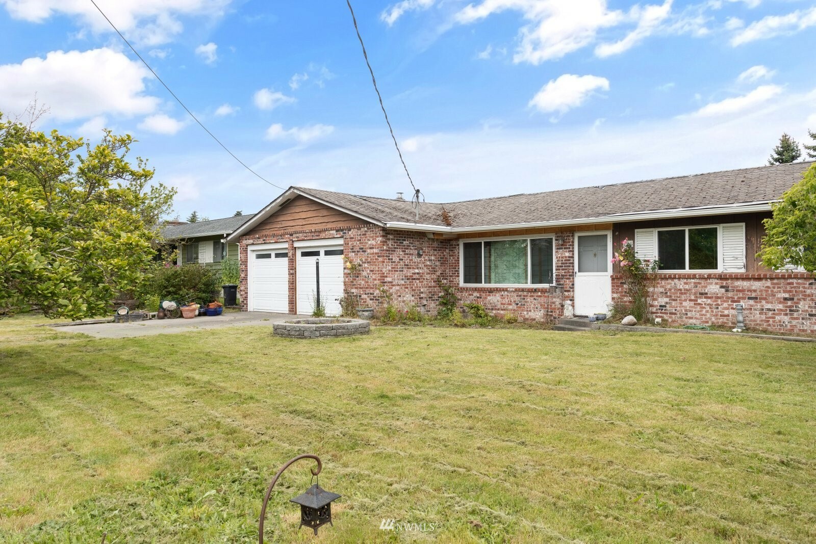 Property Photo: 128 W Whidbey Avenue WA 98277