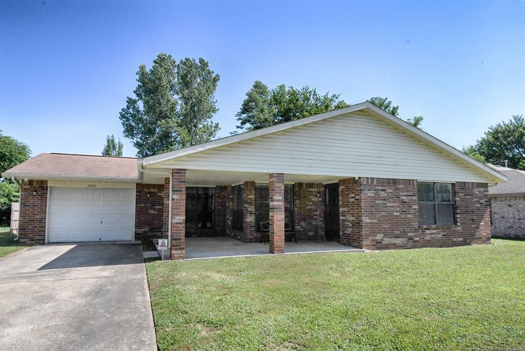 Property Photo:  1602 Beaver  OK 74403 