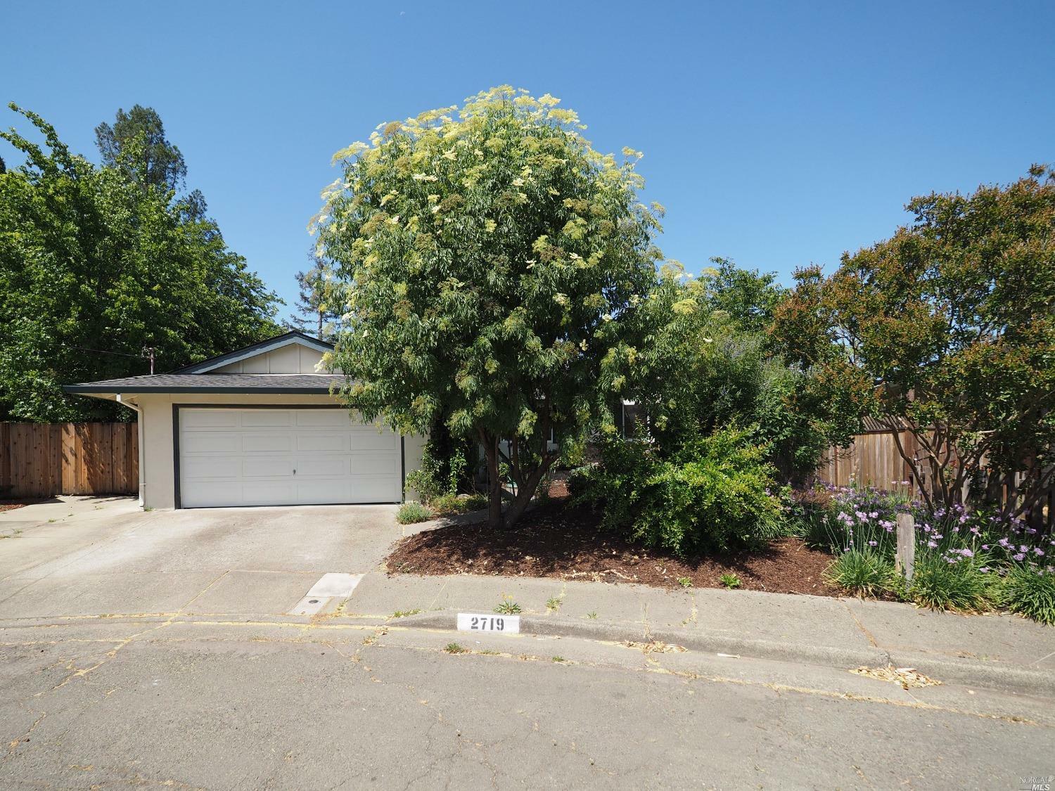Property Photo: 2719 Maynes Court CA 95405