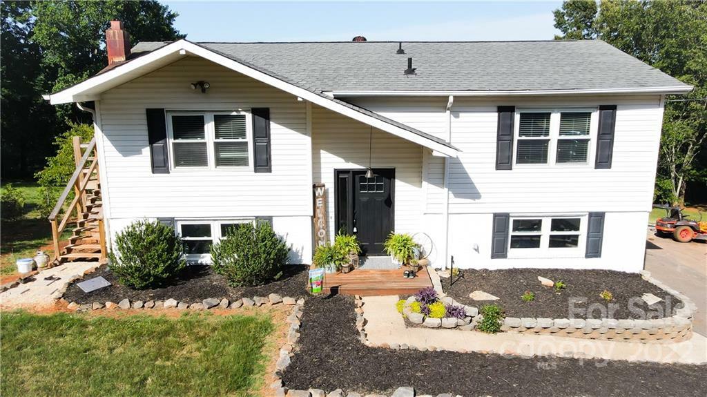 Property Photo:  205 Brentwood Road  NC 28655 