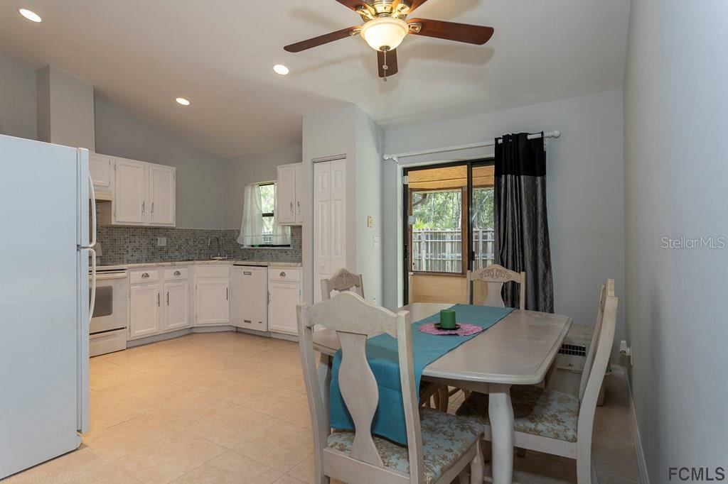 Property Photo: 6 Kaiser Court FL 32164
