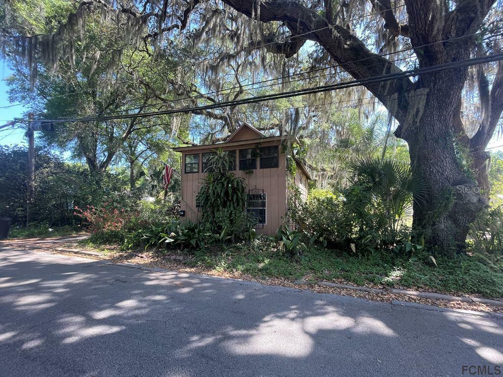 Property Photo:  510 Oakwood Street  FL 32112 