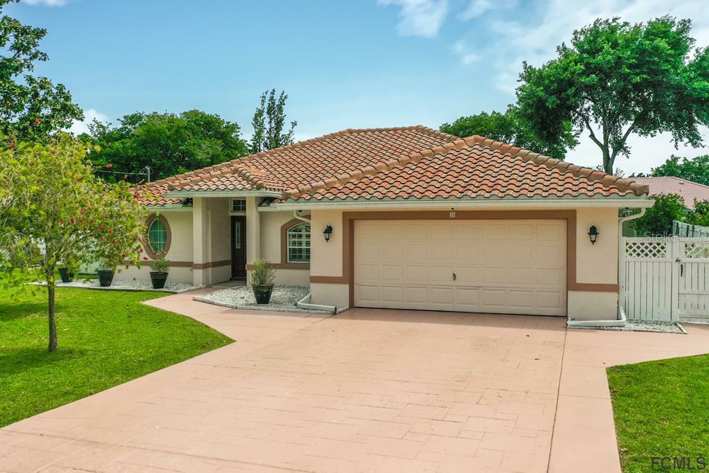 Property Photo: 20 Prince John Lane FL 32164