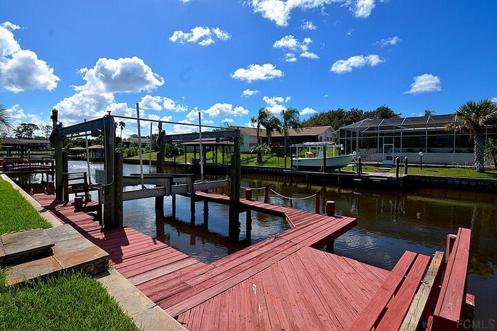 Property Photo:  16 Clearview Court S  FL 32137 