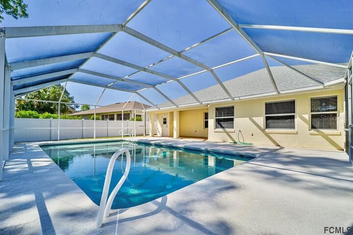 Property Photo: 43 Westglen Lane FL 32164
