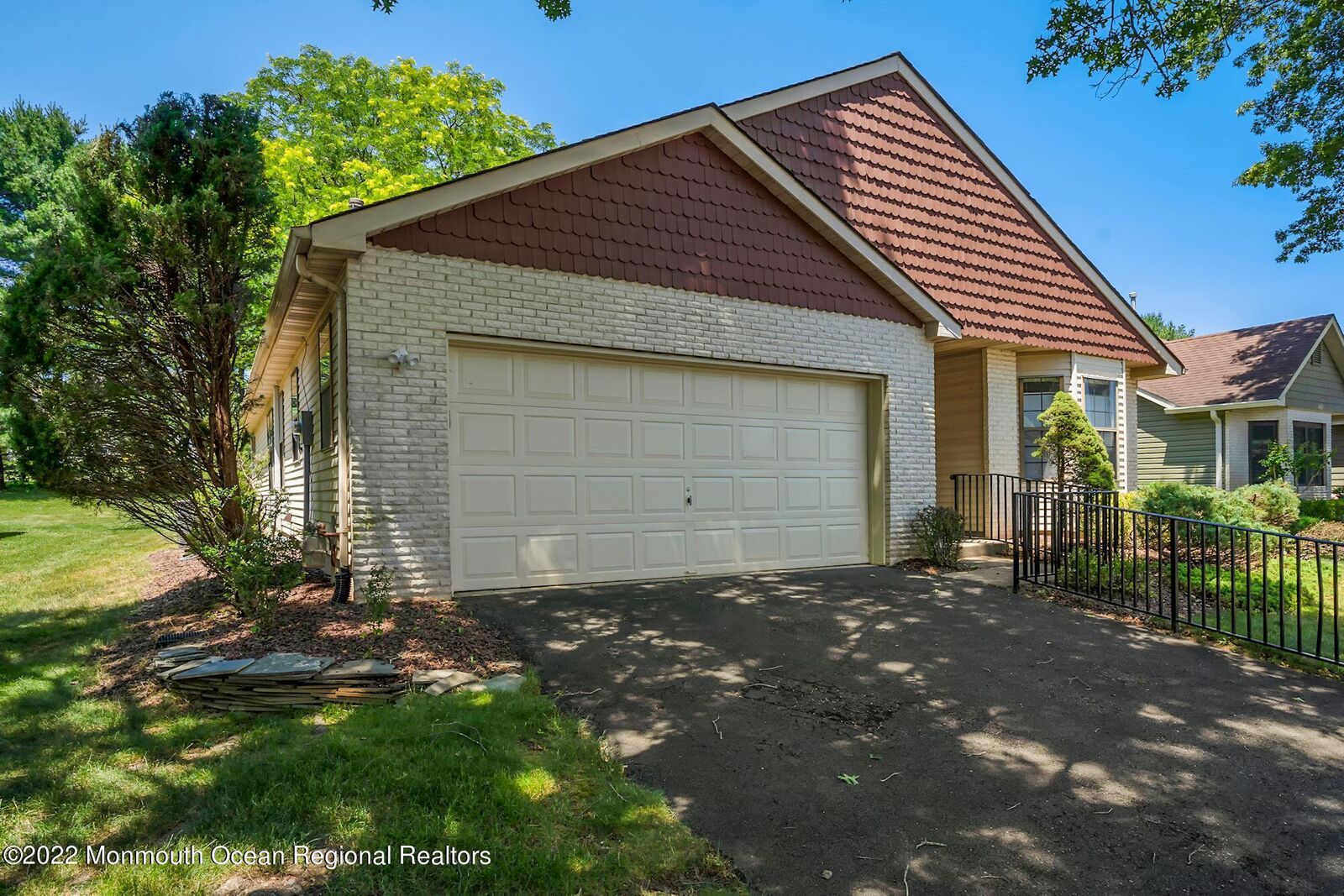 Property Photo:  46 Peasley Drive  NJ 07746 