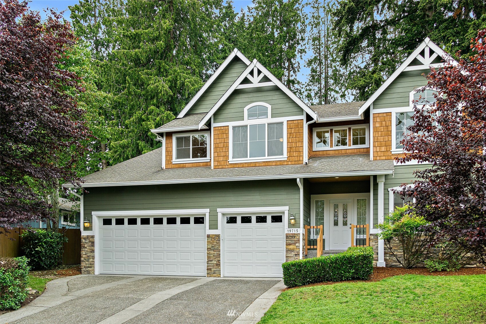 Property Photo:  19715 N Park Avenue N  WA 98133 