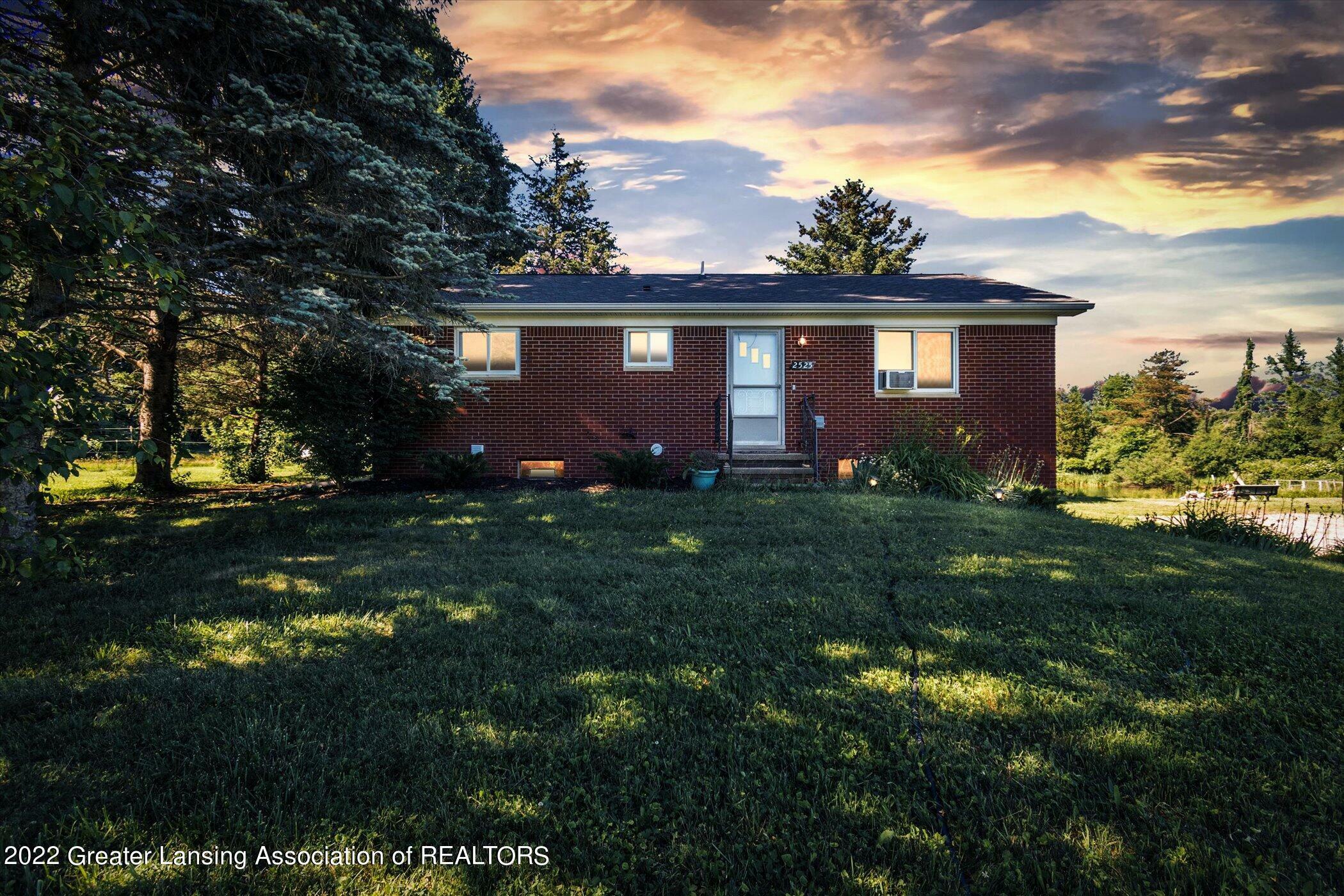 Property Photo:  2525 E Clyde Road  MI 48855 