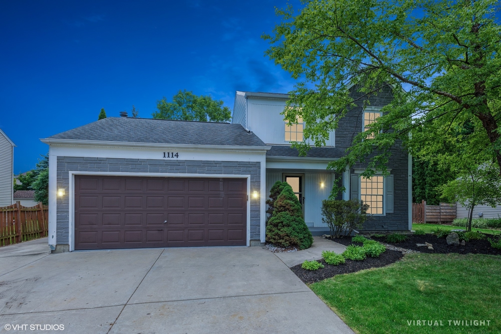 Property Photo: 1114 Hyannis Circle IL 60188