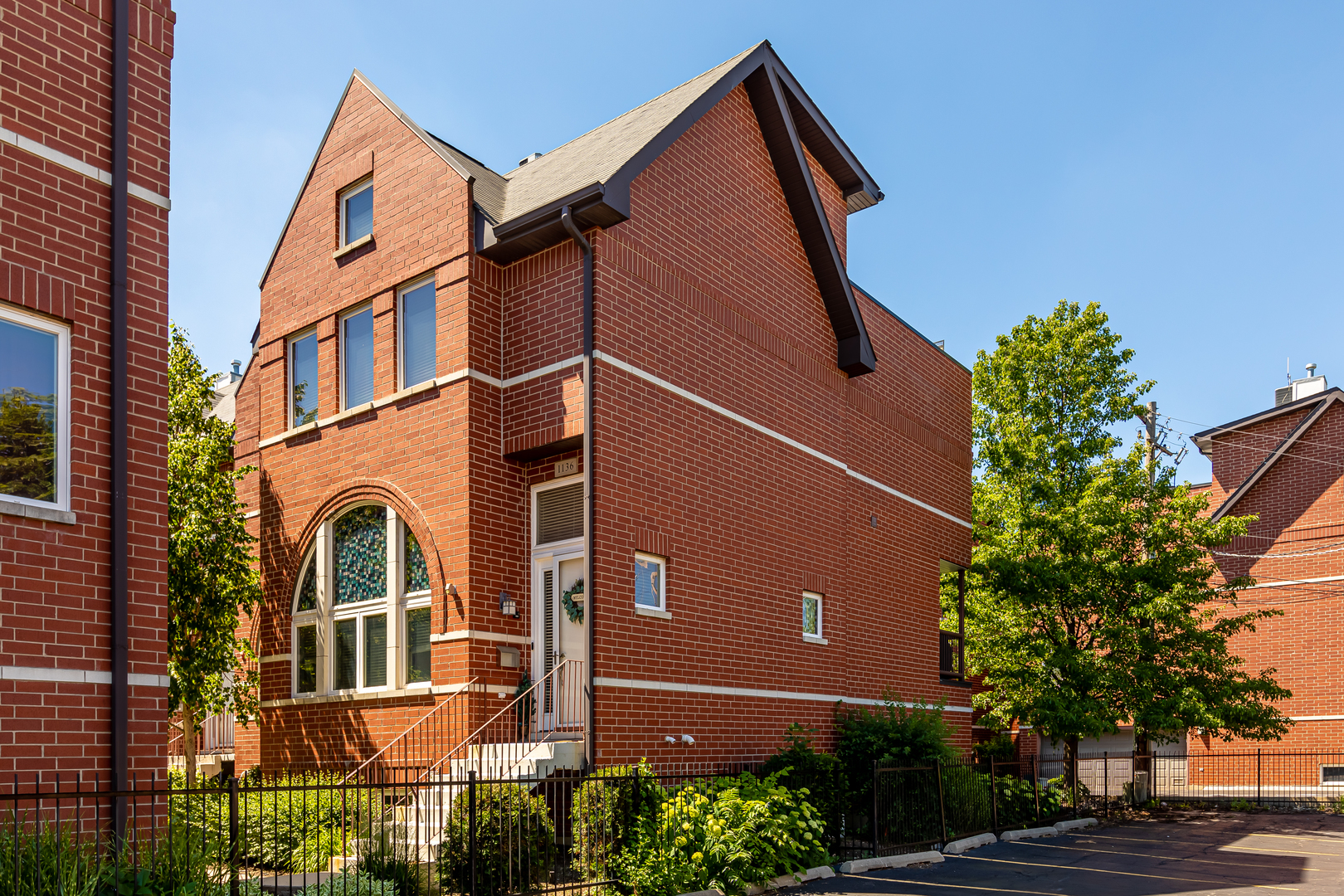 Property Photo: 1136 E Prairie Avenue IL 60016