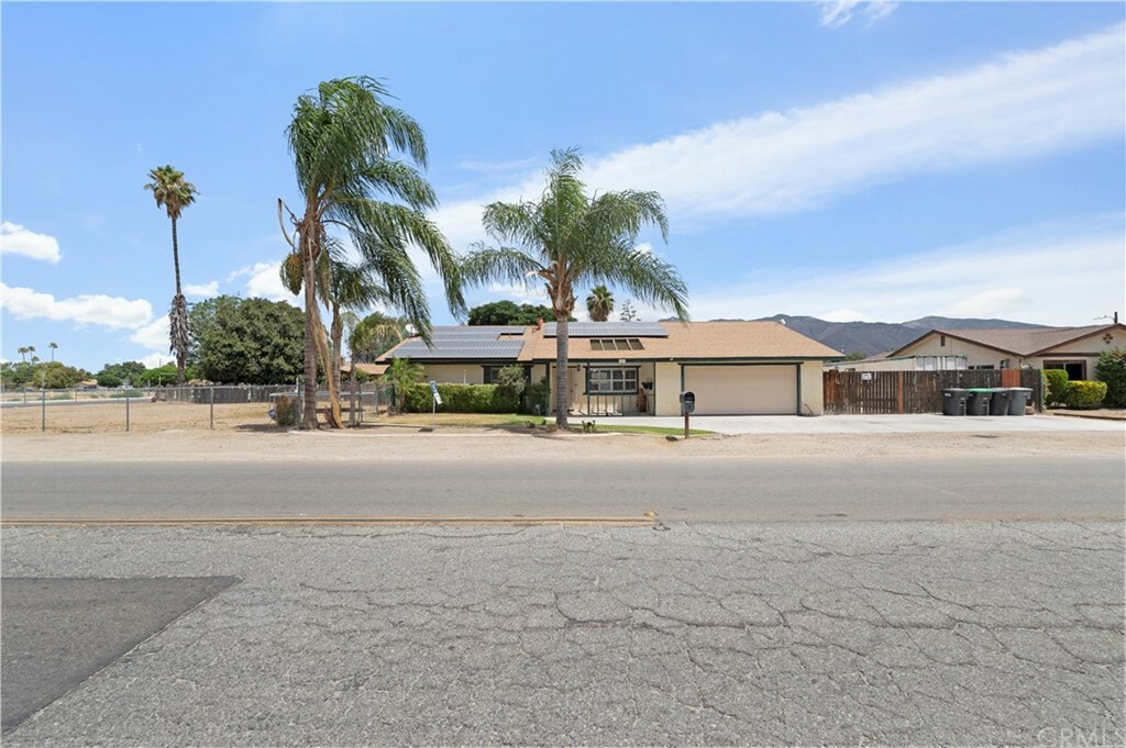 Property Photo:  601 E Evans Street  CA 92583 