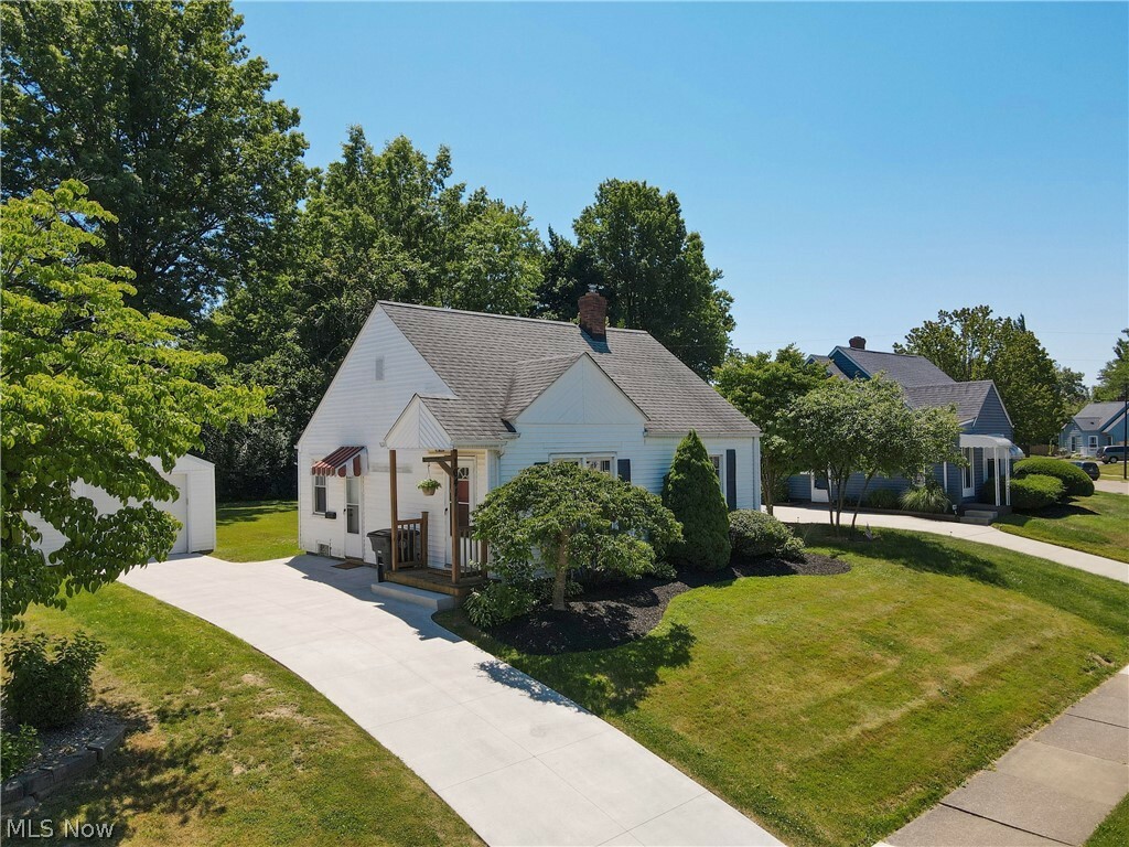 Property Photo:  1641 Thornapple Avenue  OH 44301 