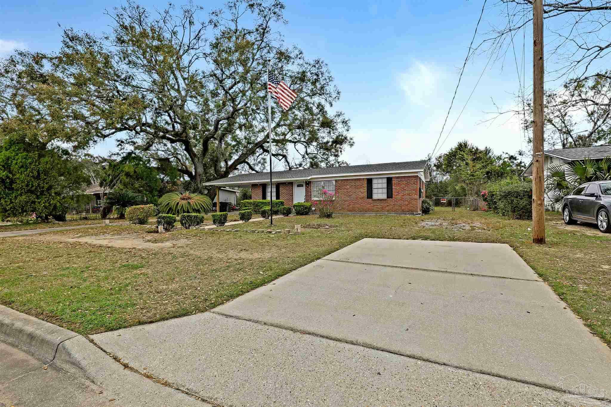 Property Photo: 3408 W Jordan St FL 32505