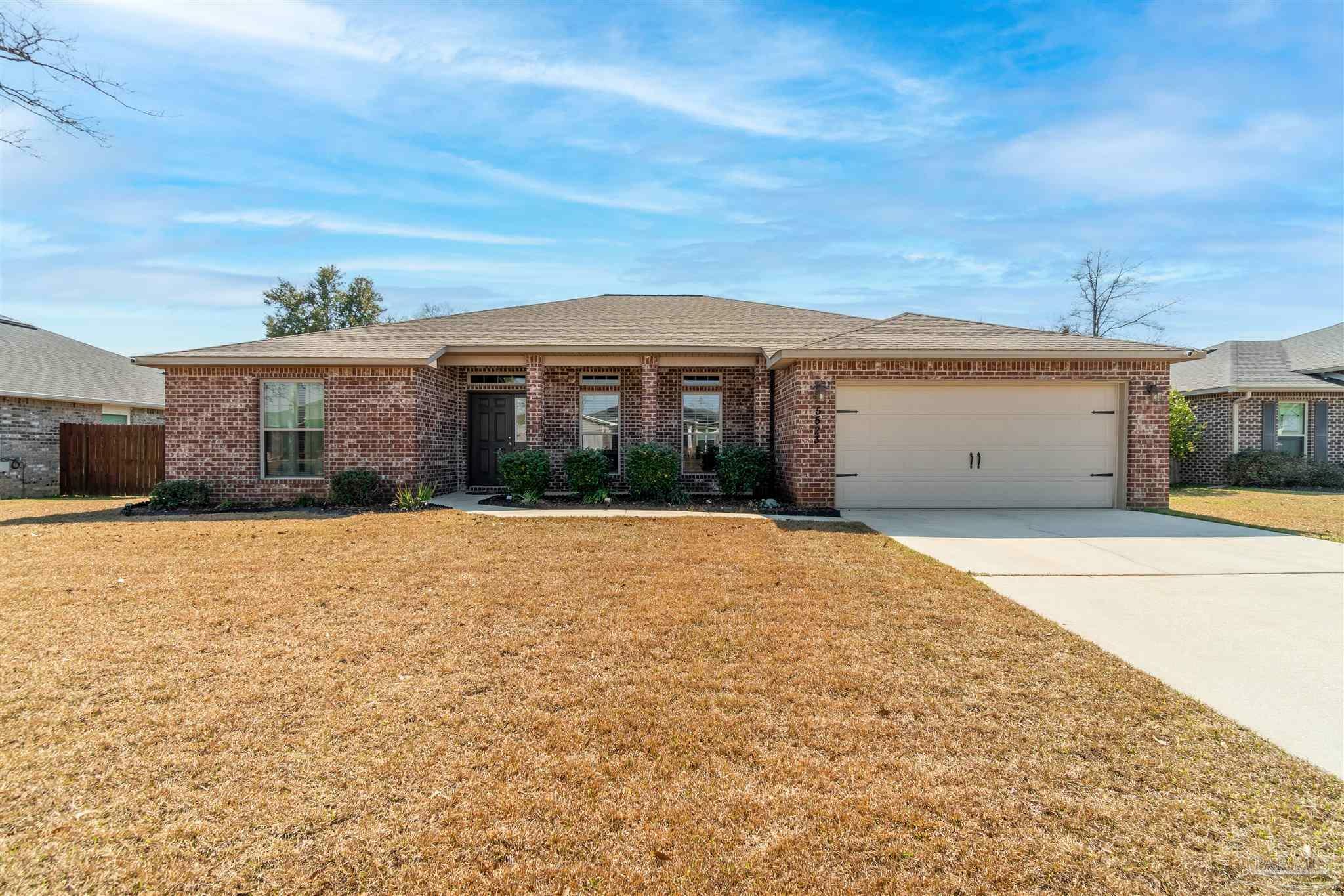 Property Photo: 5523 Cane Syrup Cir FL 32571