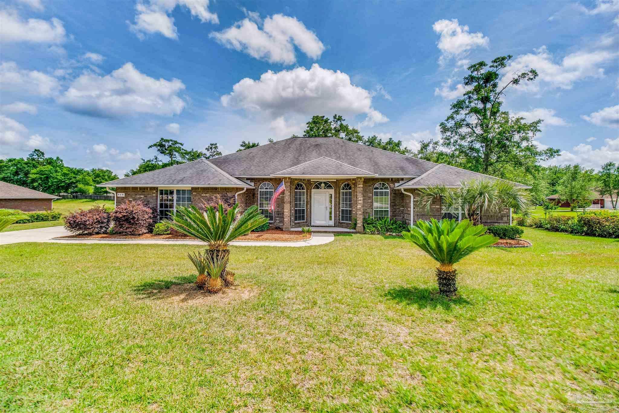 Property Photo:  959 Chesapeake Trl  FL 32533 