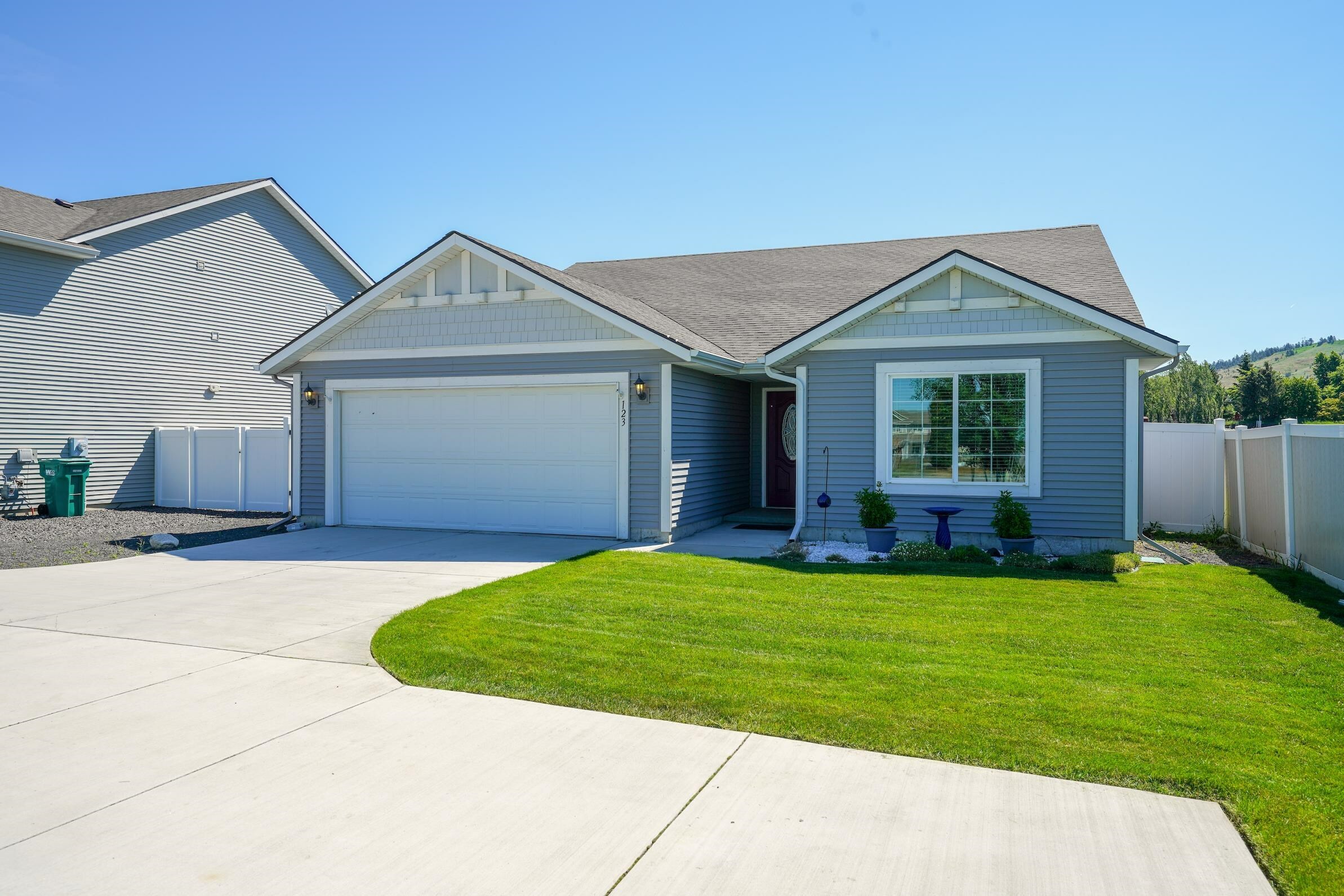 Property Photo: 123 S Hodges Rd WA 99016