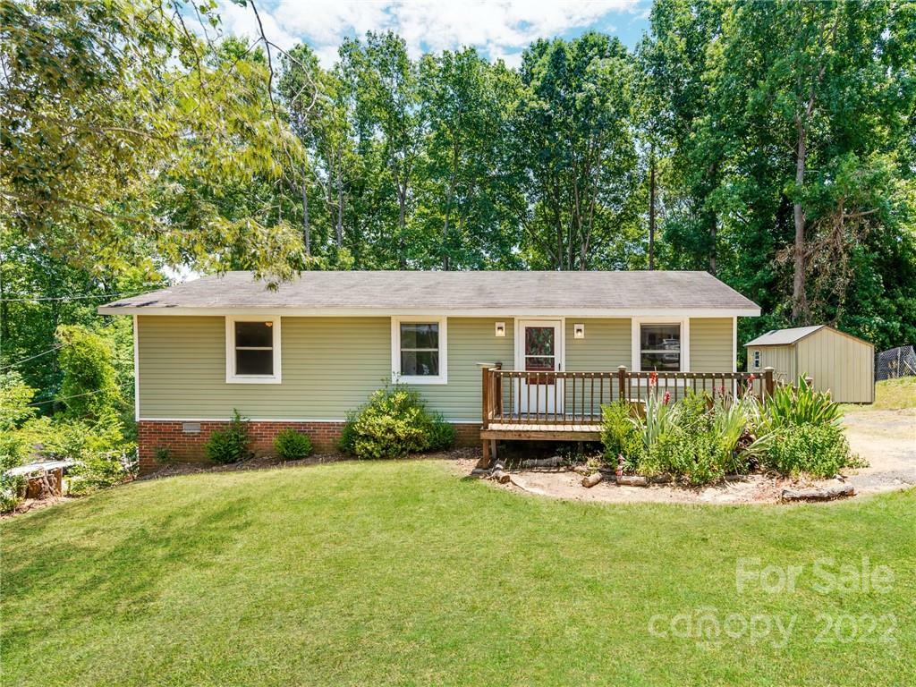 Property Photo:  4209 Sunflower Court  NC 28052 