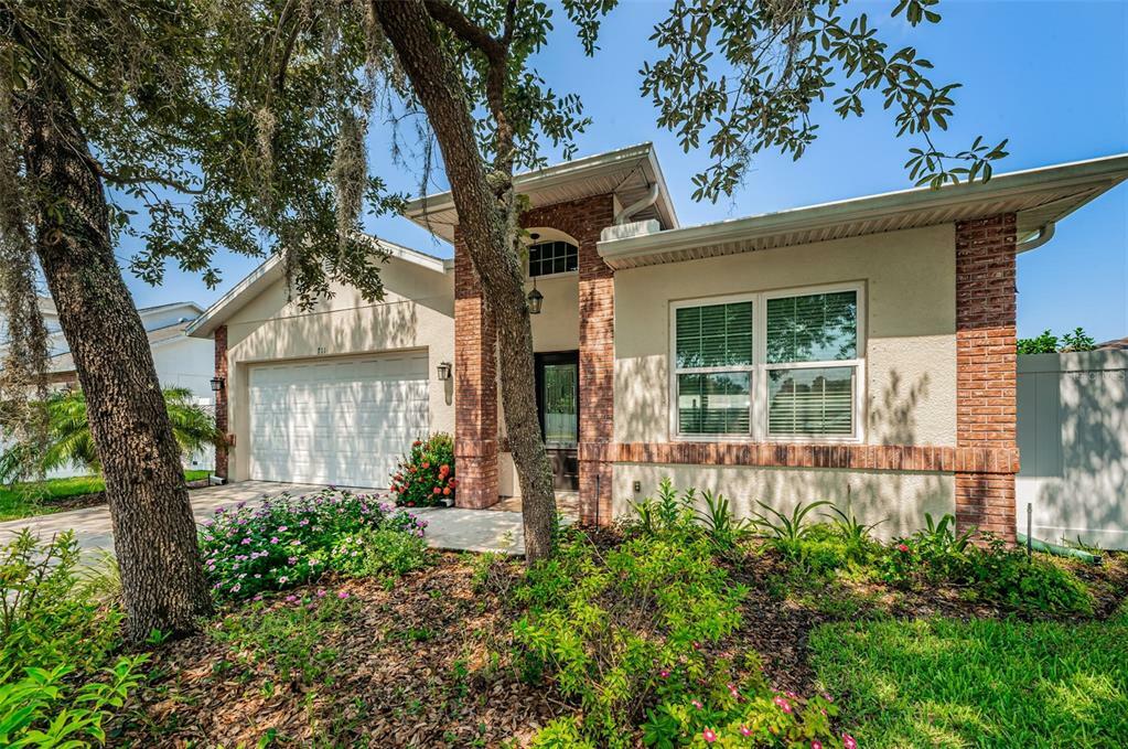Property Photo:  711 Wideview Avenue  FL 34689 