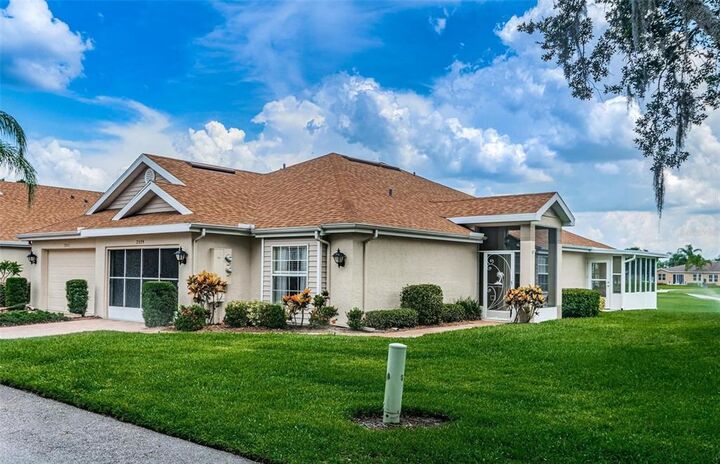 Property Photo: 2509 New Haven Circle 111 FL 33573