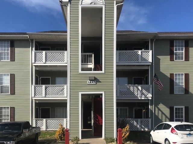 Property Photo: 1245 Old Lascassas Rd 1-E TN 37130