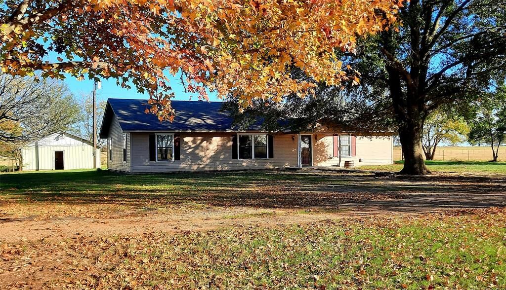 Property Photo:  1829 County Road 1103  TX 75482 