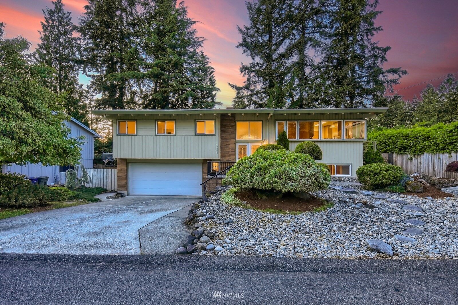 Property Photo: 12638 SE 54th Street WA 98006