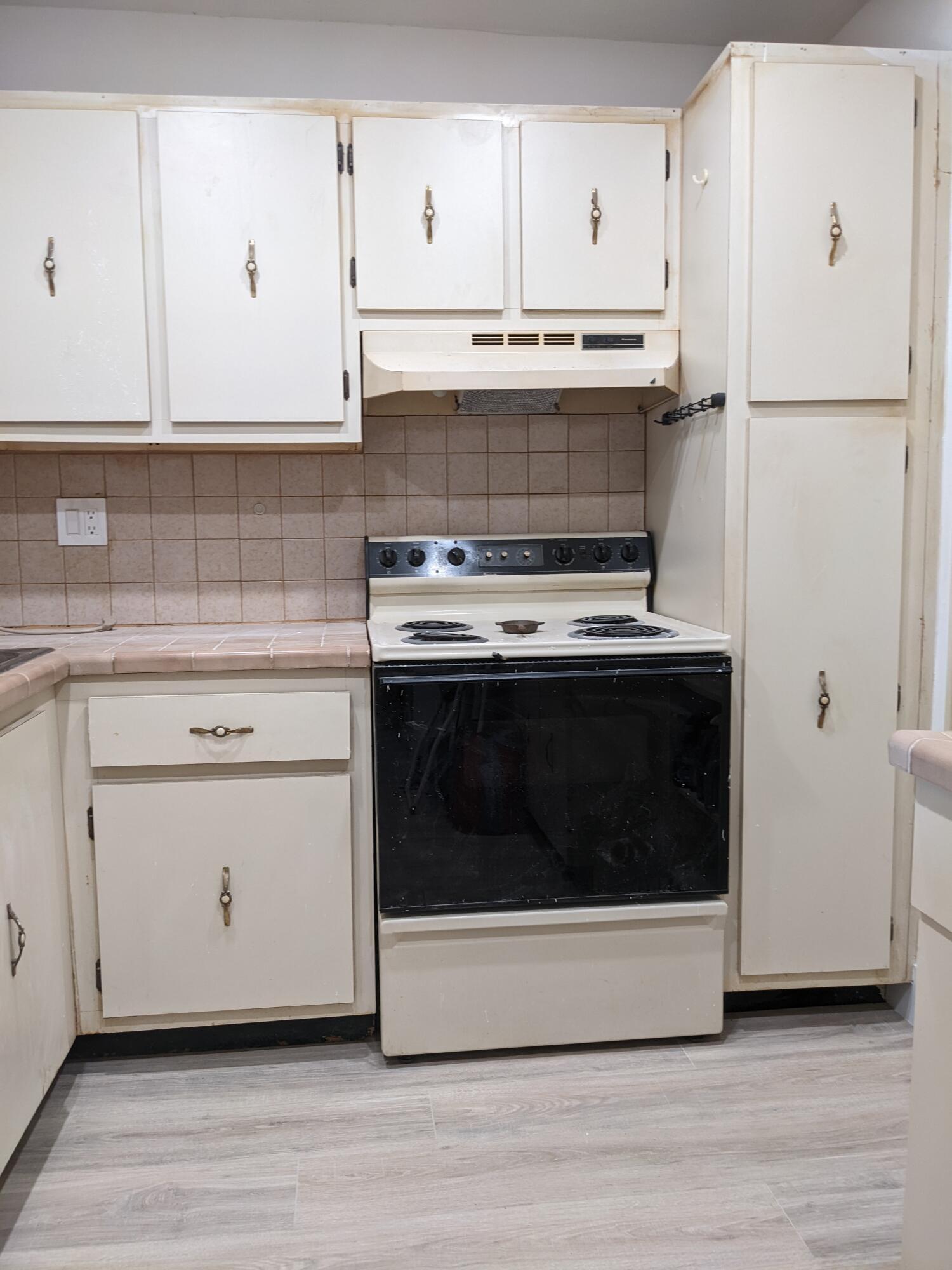 Property Photo: 4354 NW 9th Avenue NW 13-3D FL 33064