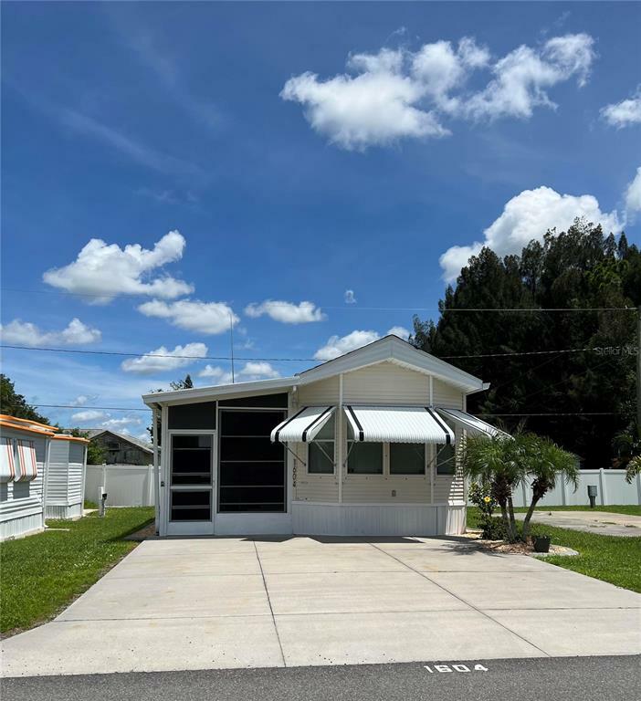 Property Photo:  1604 N Manatee Loop  FL 33950 