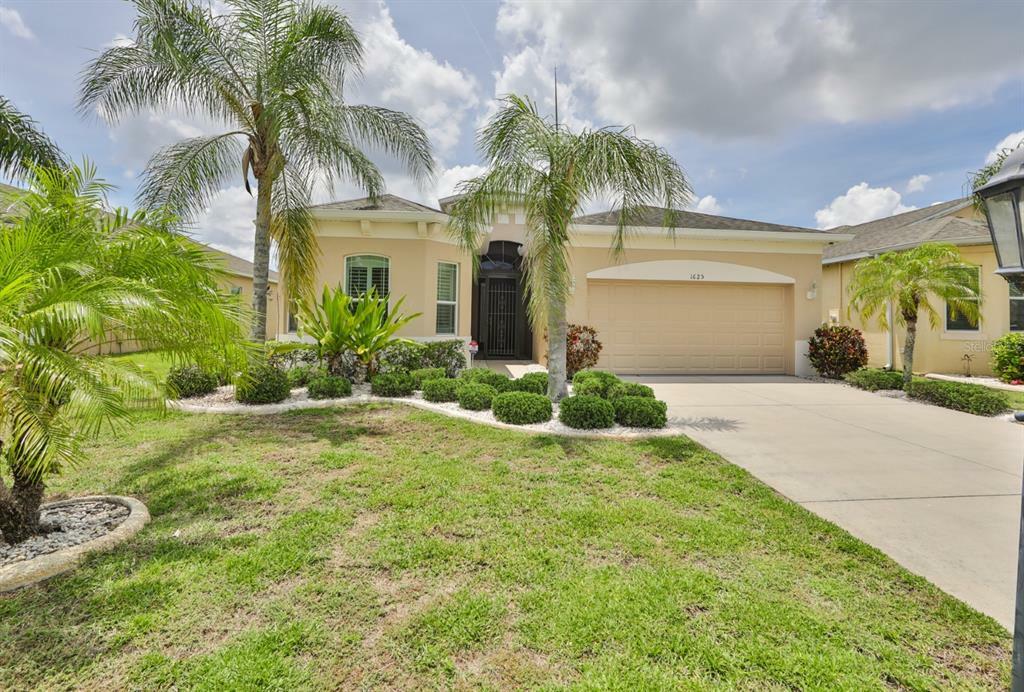 Property Photo:  1625 Emerald Dunes Drive  FL 33573 