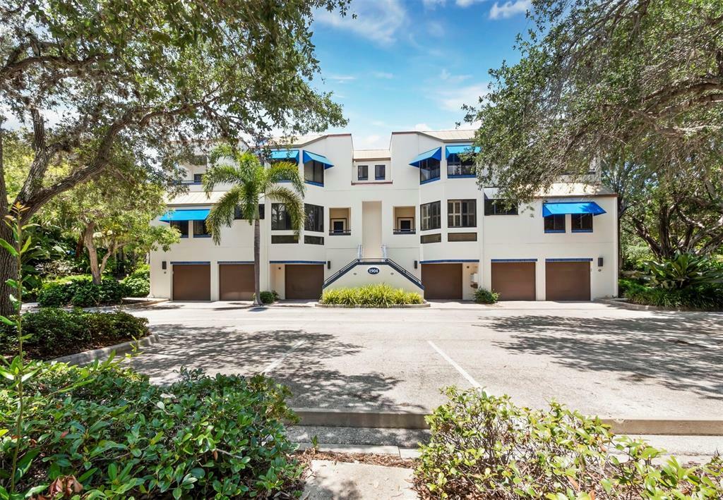 Property Photo:  1904 Harbourside Drive 204  FL 34228 