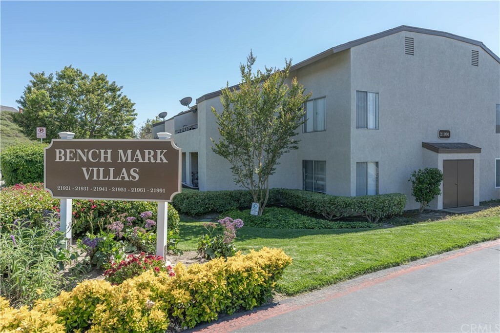 Property Photo:  21971 Rimhurst Drive 170  CA 92630 