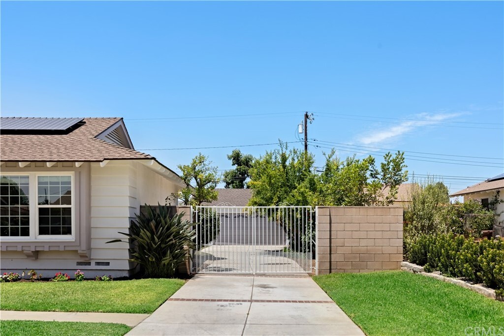 Property Photo: 3613 N Westridge Avenue CA 91724