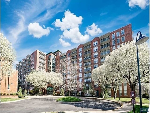 Property Photo:  300 Main Street 412  NJ 07424 