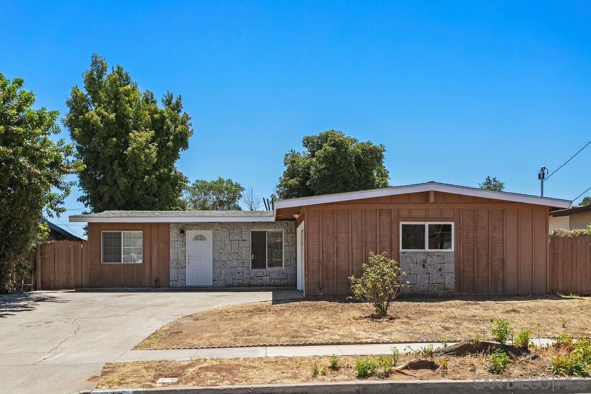 Property Photo:  1115 Goldenrod  CA 92027 