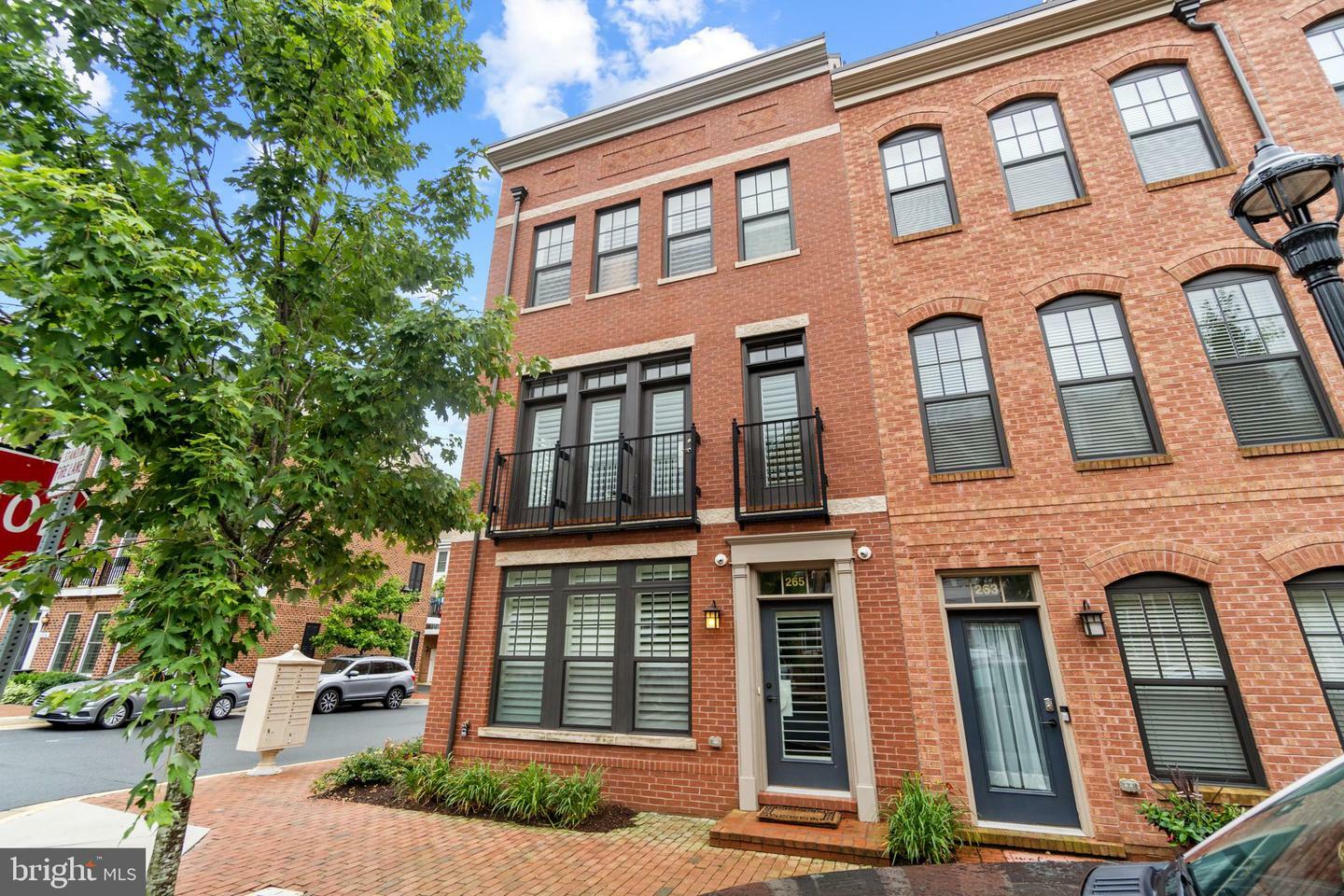 Property Photo:  265 Crescent Station Terrace SE  VA 20175 