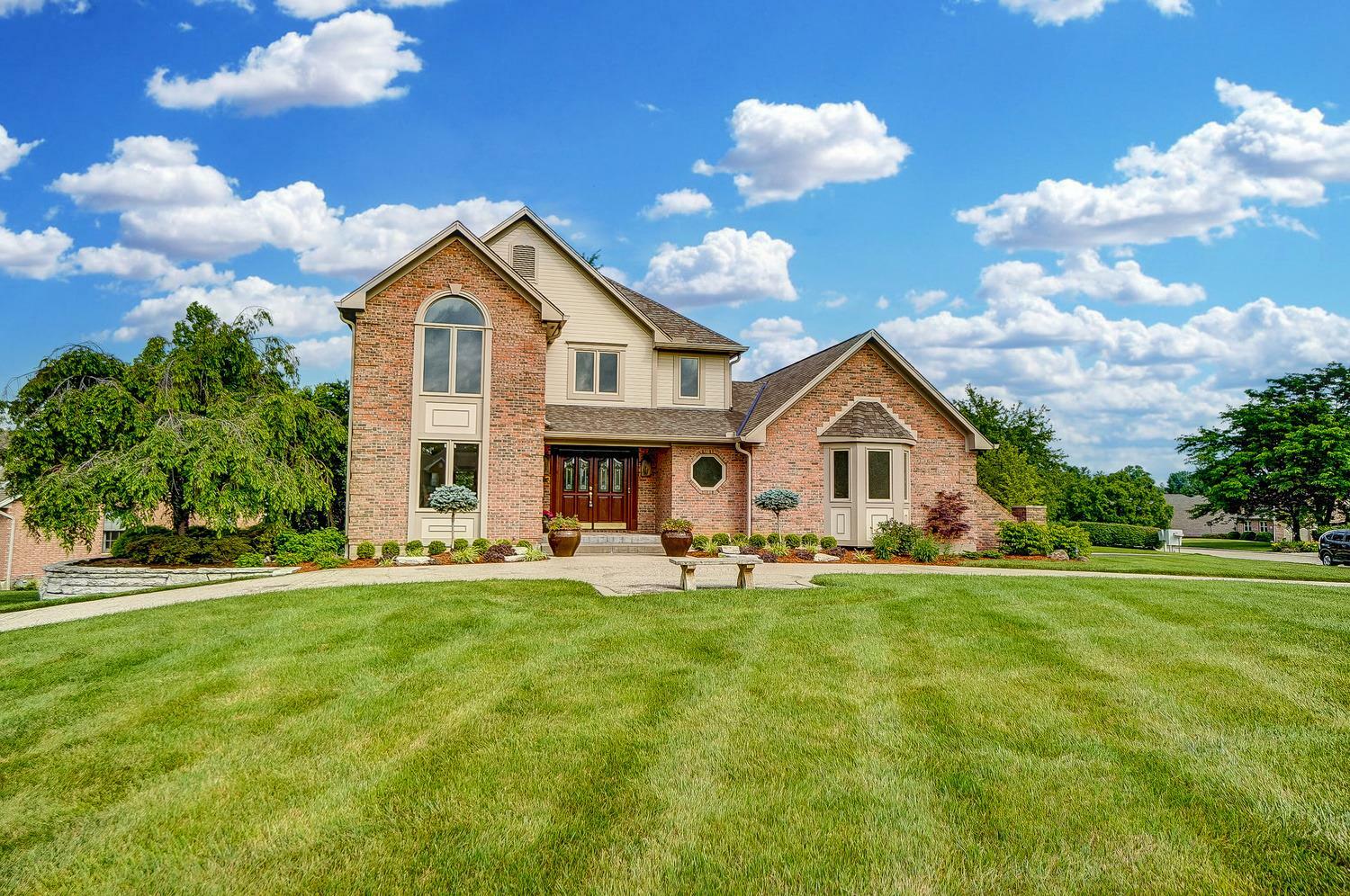 Property Photo: 901 Cedarpark Dr OH 45233