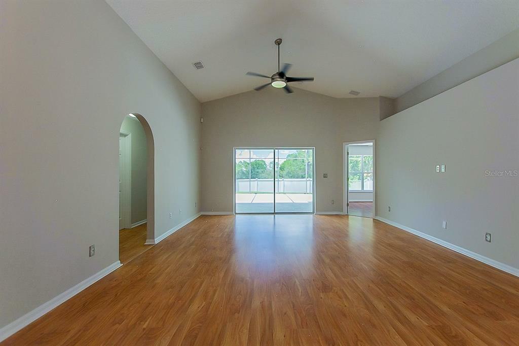 Property Photo:  246 Cambridge Avenue  FL 33896 