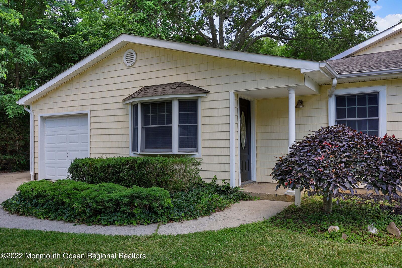 Property Photo:  16 Village Lane  NJ 07748 