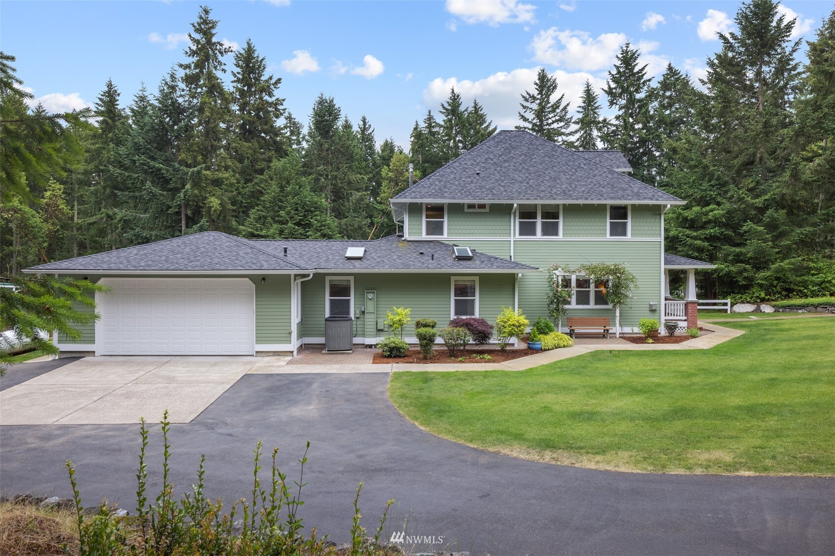 Property Photo: 1413 11th Lane WA 98333